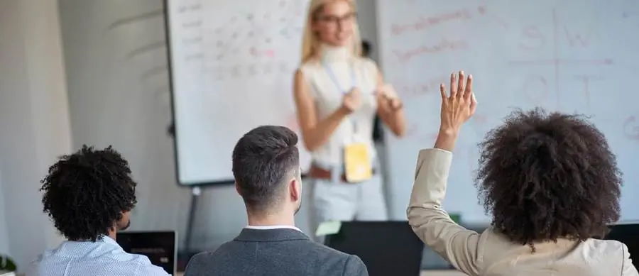 Business woman giving a presentaton