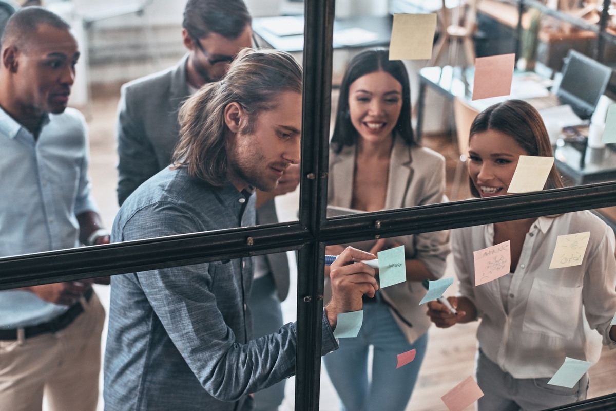 Business people brainstorming in an office.